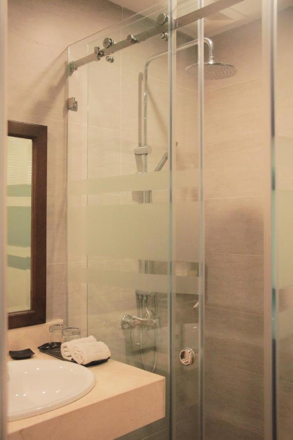 Blue Rose Apartment *